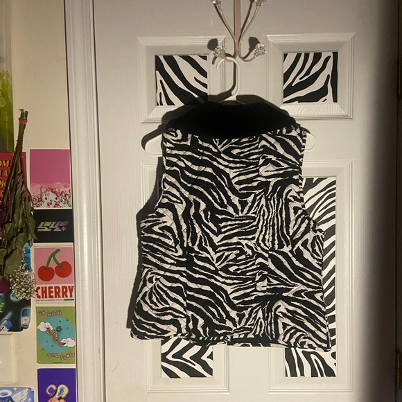 Zebra print vest with fur neck lining - Picture 2 of 5